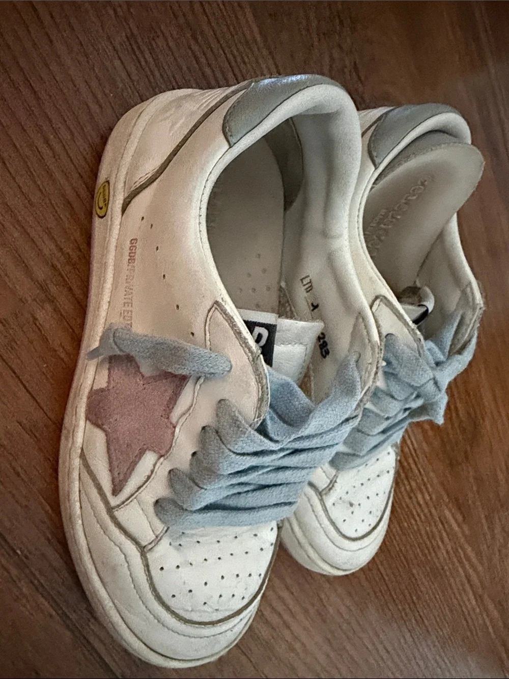Golden Goose Kids Cream Sneakers with Pink Star and Light Gray Laces